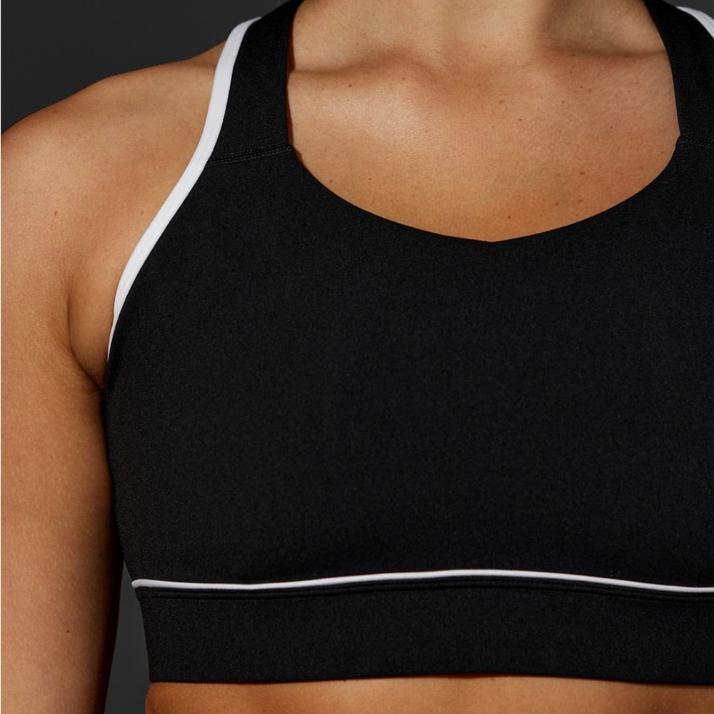 Distinction sports bra - black and white